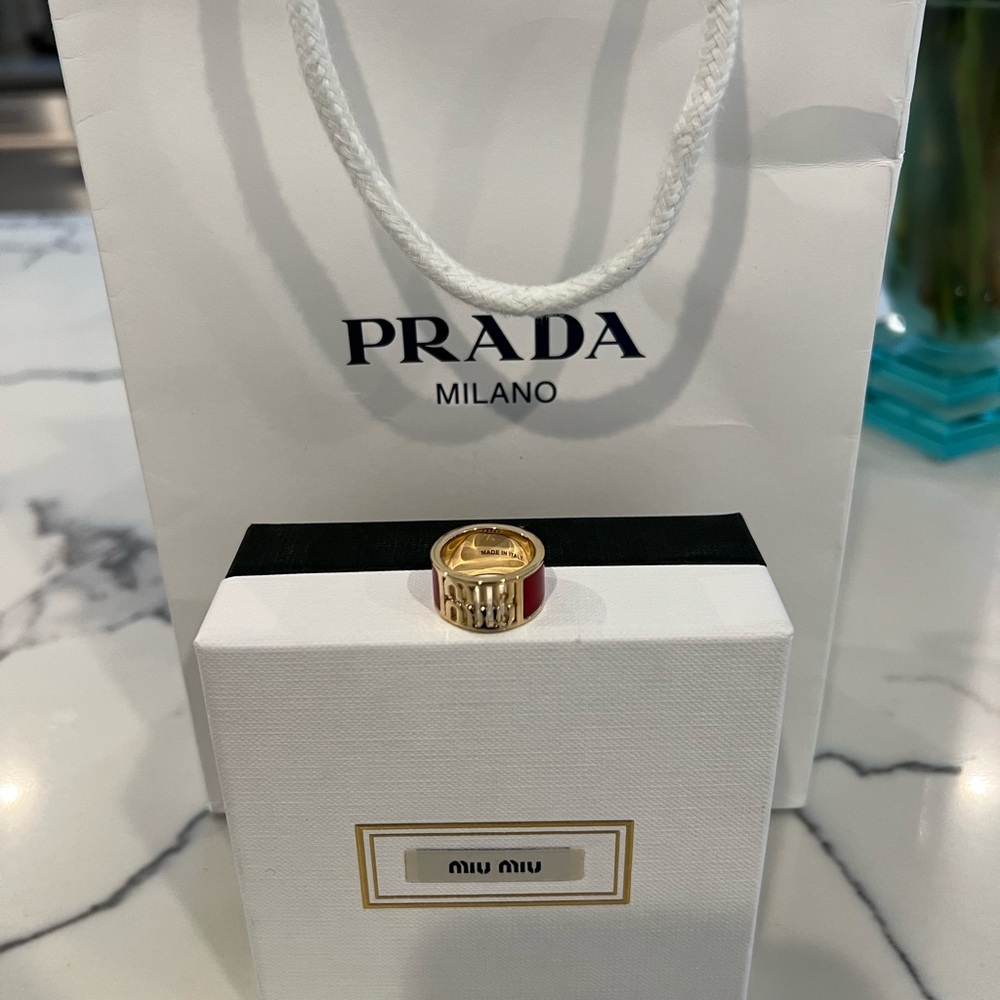 Miu Miu ring